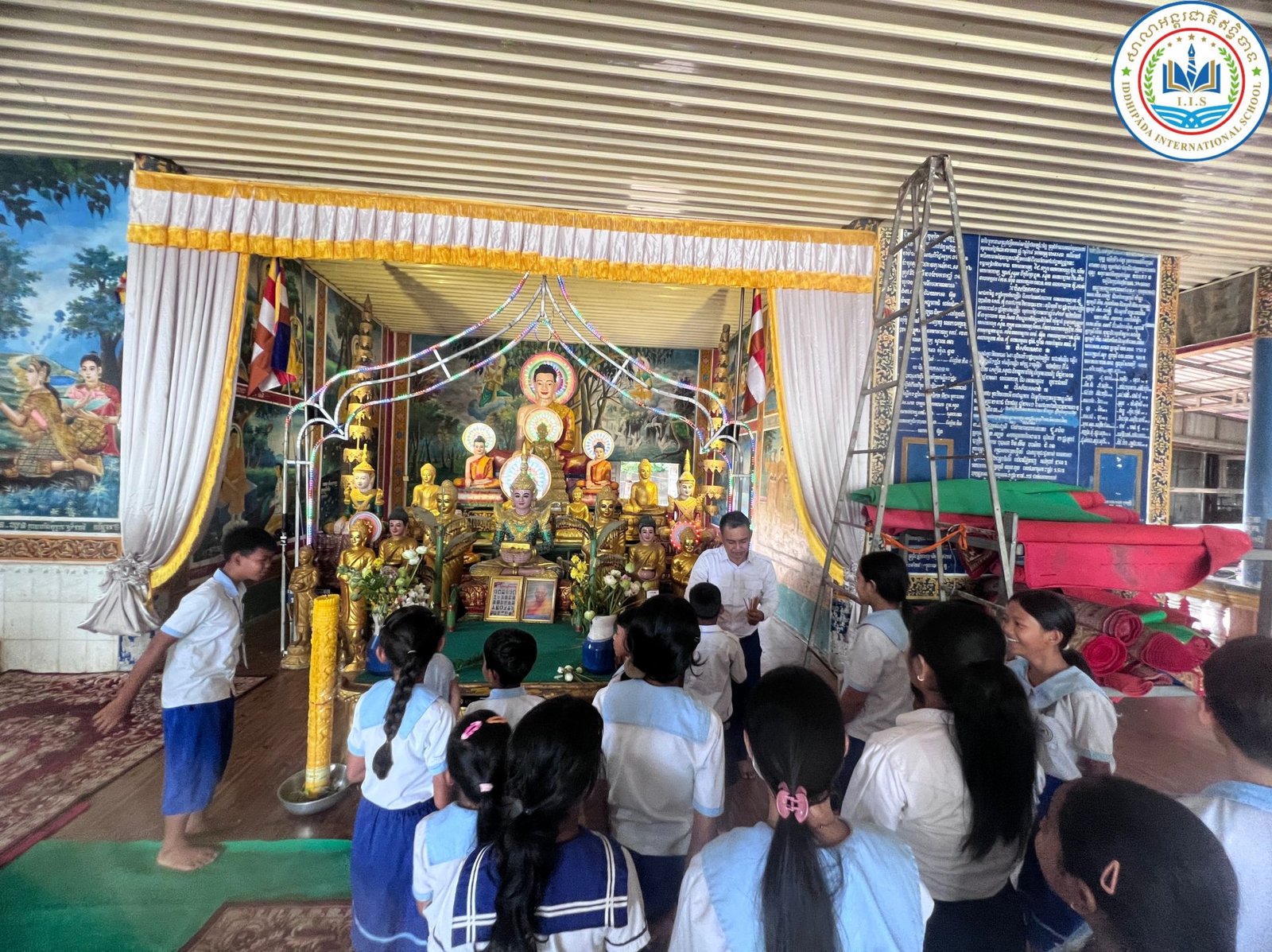 ការនាំយកទេយ្យវត្ថុ និងបច្ច័យប្រគេនព្រះសង្ឃ