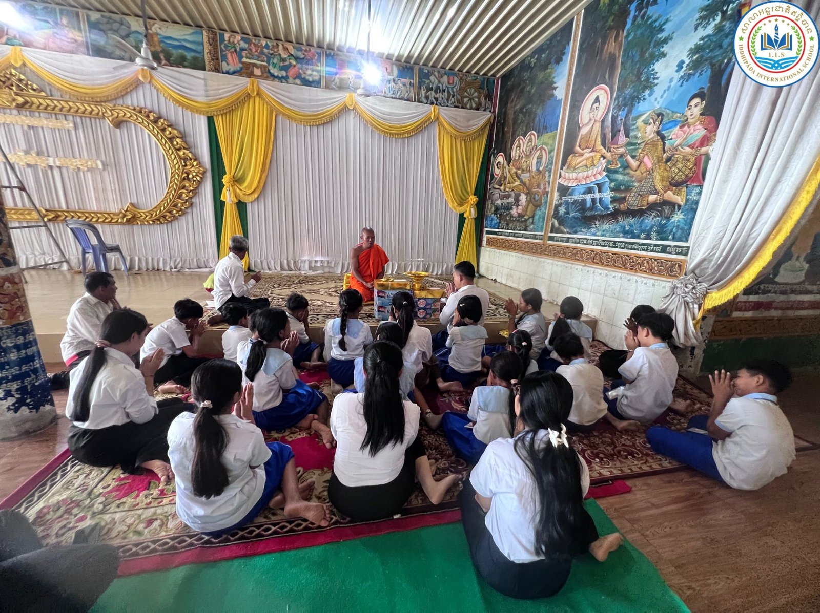 ការនាំយកទេយ្យវត្ថុ និងបច្ច័យប្រគេនព្រះសង្ឃ