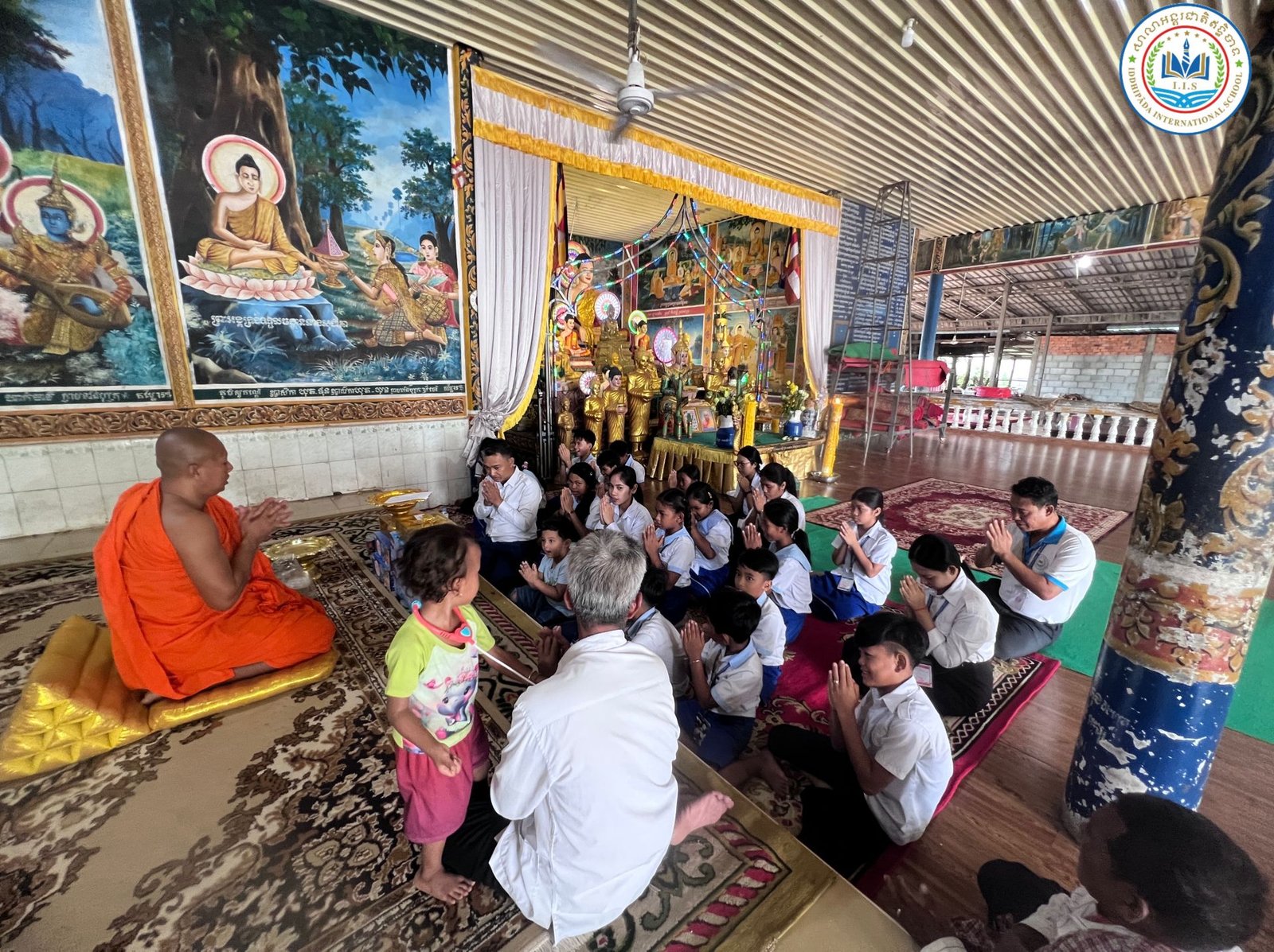 ការនាំយកទេយ្យវត្ថុ និងបច្ច័យប្រគេនព្រះសង្ឃ